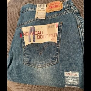 NWT.  LEVI 515 jeans. Size 12